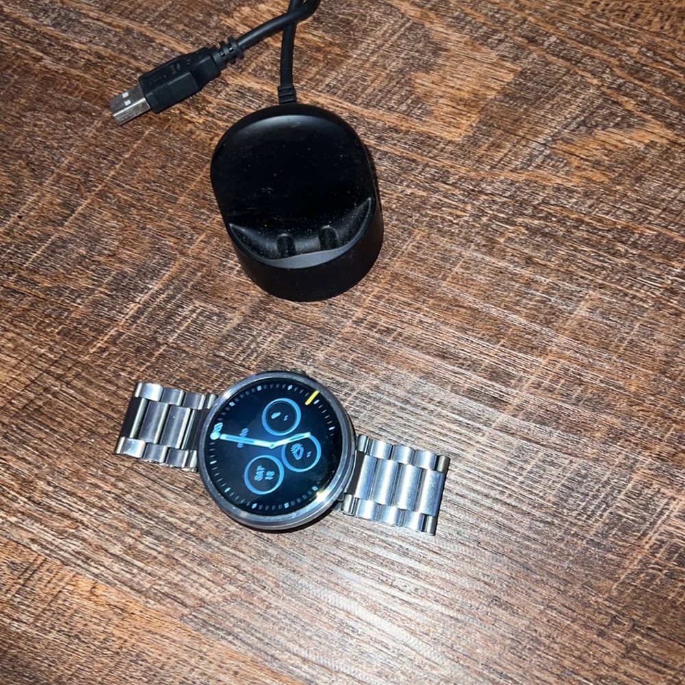 Moto 360 1st gen smart watch